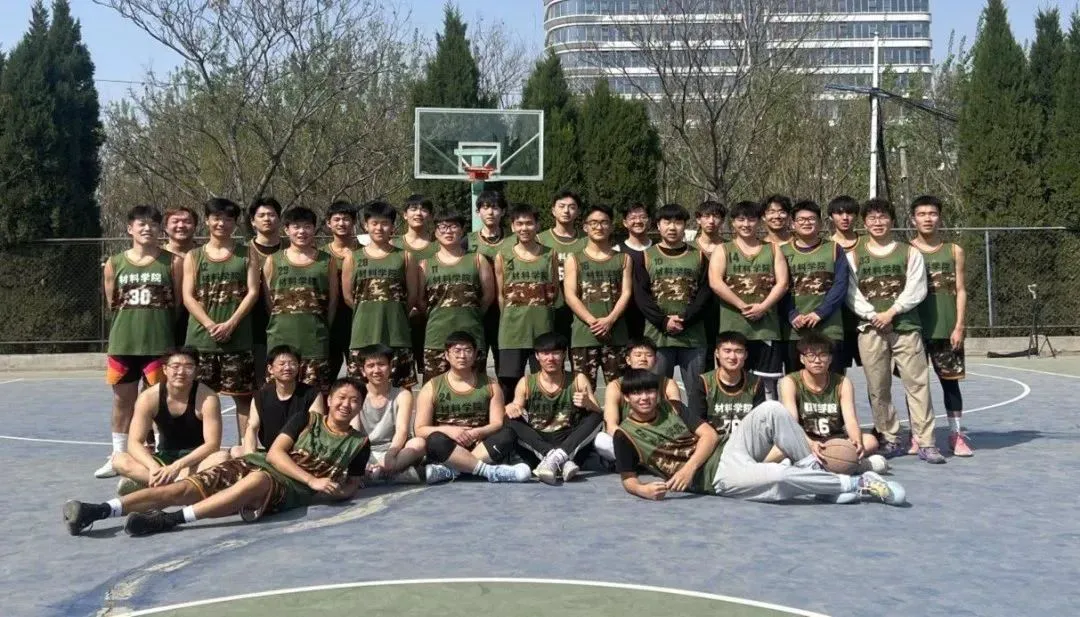 刻苦训练篮球时如何避免受伤的建议_0